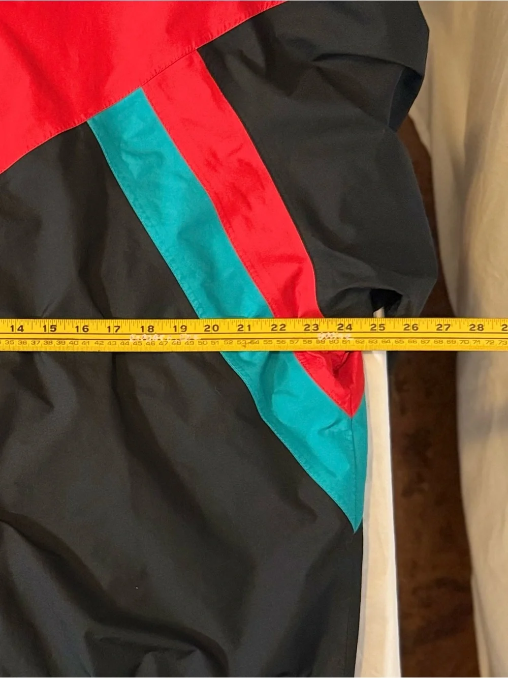Vintage 1980s SKYR Men's Ski Jacket in Black, Red & Teal Size Large (Y41)